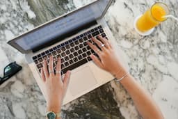SEO local: cum a ajuns un dentist din Oradea în top 3 pe Google