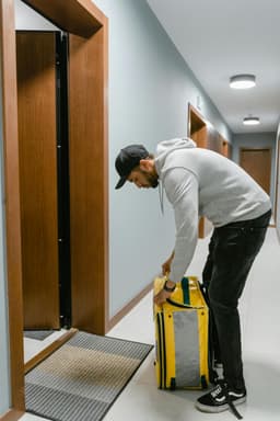 Automatizări cu AI: răspunsuri la clienți în 30s și rating 4.9